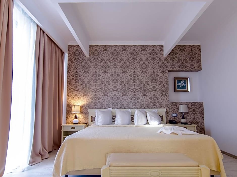 Phoenicia Luxury Hotel