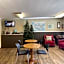Saddle & Surrey Motel