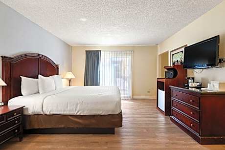 King Room with Pool View