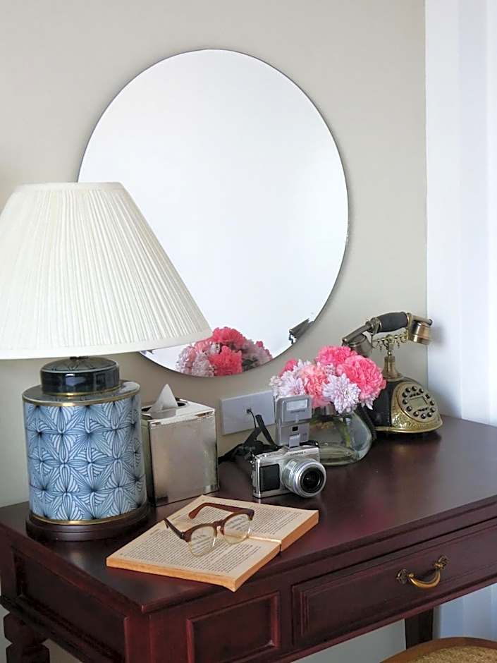 Bloom Boutique Hotel & Cafe