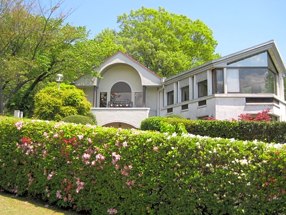Izu Ippeki lake lakeside terrace