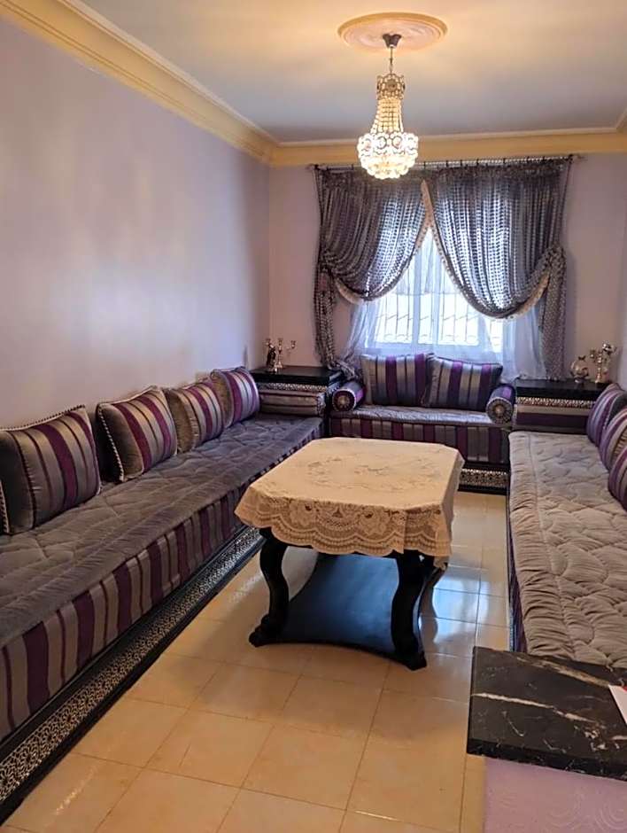 شقة رائعة قريبة للبحر