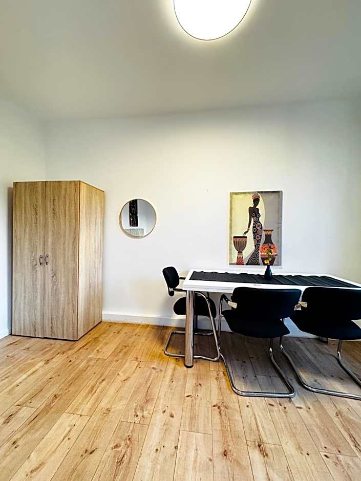 Budget Friendly Private Rooms with Garden