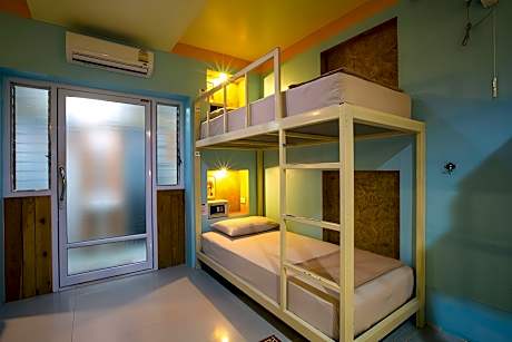 8 Bed Mixed Community Dorm