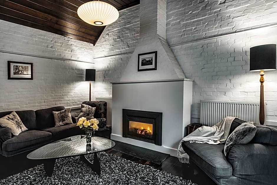 Old Bishop's Quarters