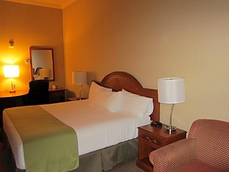 Queen Room - Disability Access - Non-Smoking