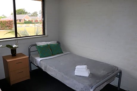 Single Room in Four-Bedroom Villa