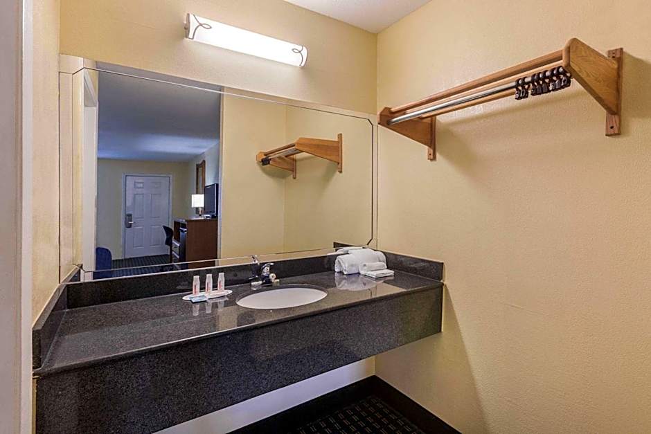 Travelodge by Wyndham Natchitoches