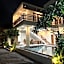 Lovecho Villa & Room Unit Canggu