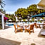 Moonshine Hotel & Suites