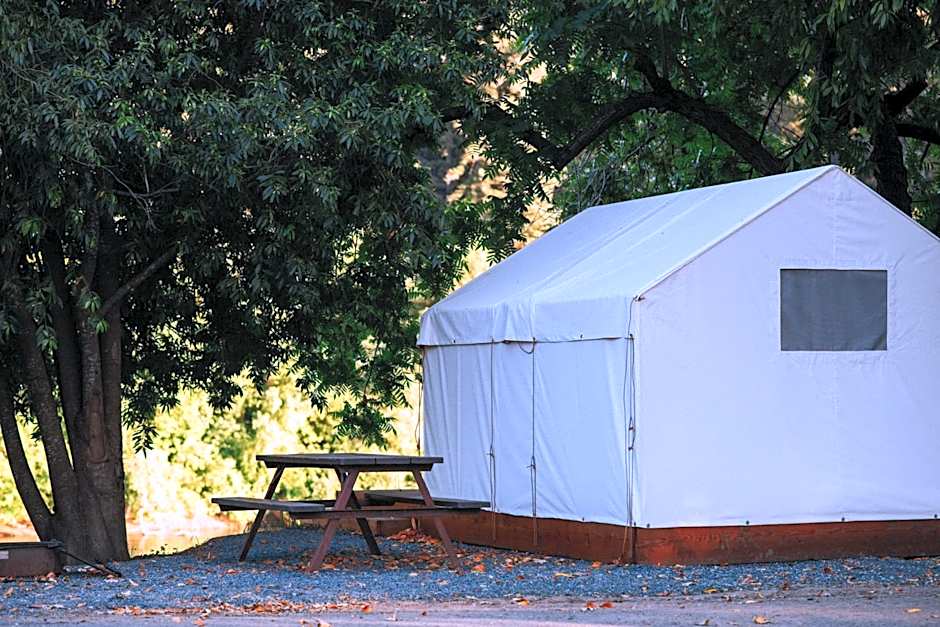 Johnson's Beach Cabins and Campground