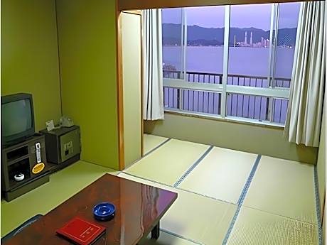 Japanese Style 13 sqm Shared Bath