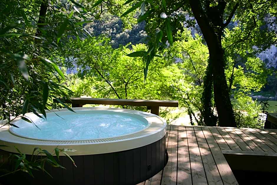 Prehistoric Lodge - Adult Only