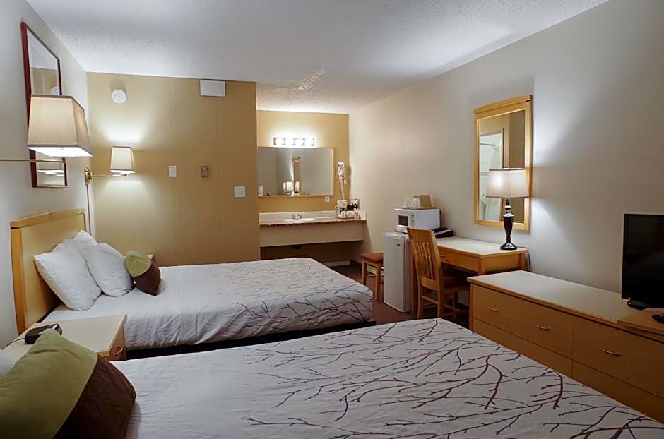 Photo 1 of 2 of 2 Queen Beds, Pet-Friendly