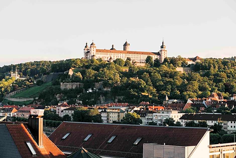 DAS v EVERT Hotel - am Congress Centrum Würzburg