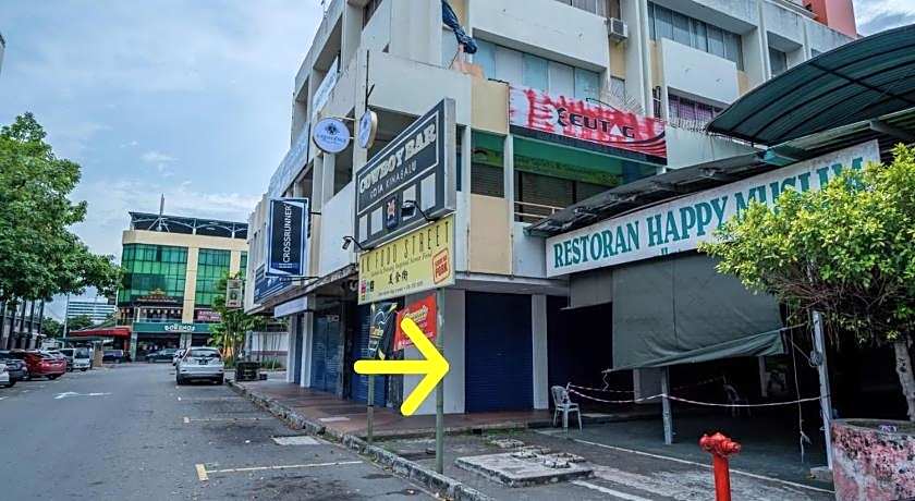 A Residence @ Between Hilton & Cititel Hotel