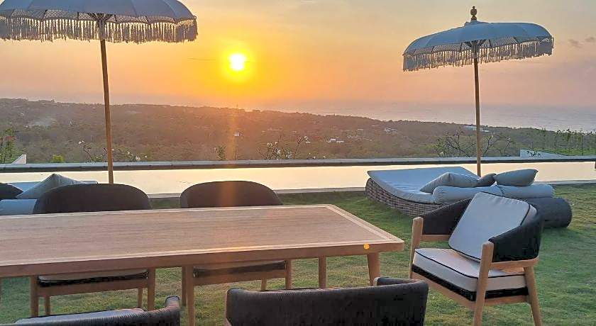 Uluwatu Sunset Hills