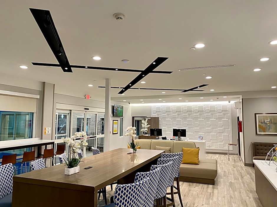 Days Inn by Wyndham Beaumont West I-10 Walden