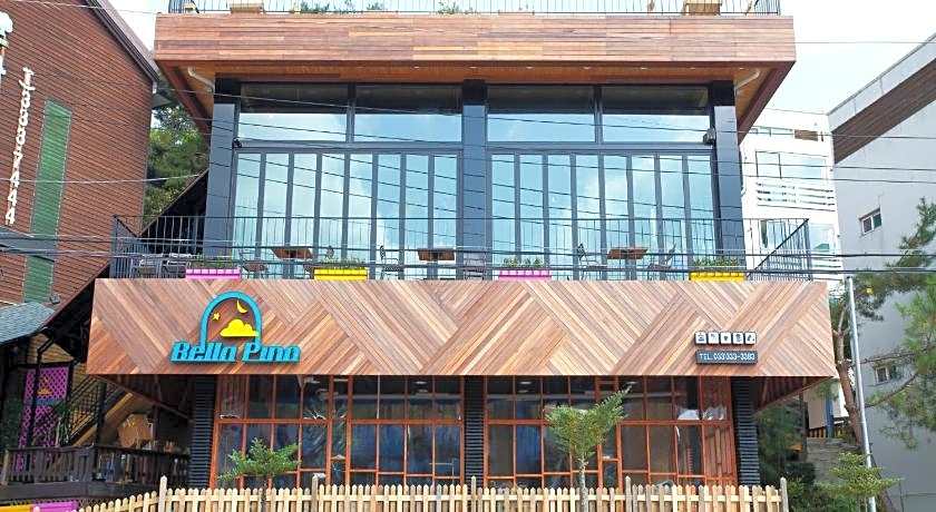 Goodstay White Cabin Pension (Korea Quality)