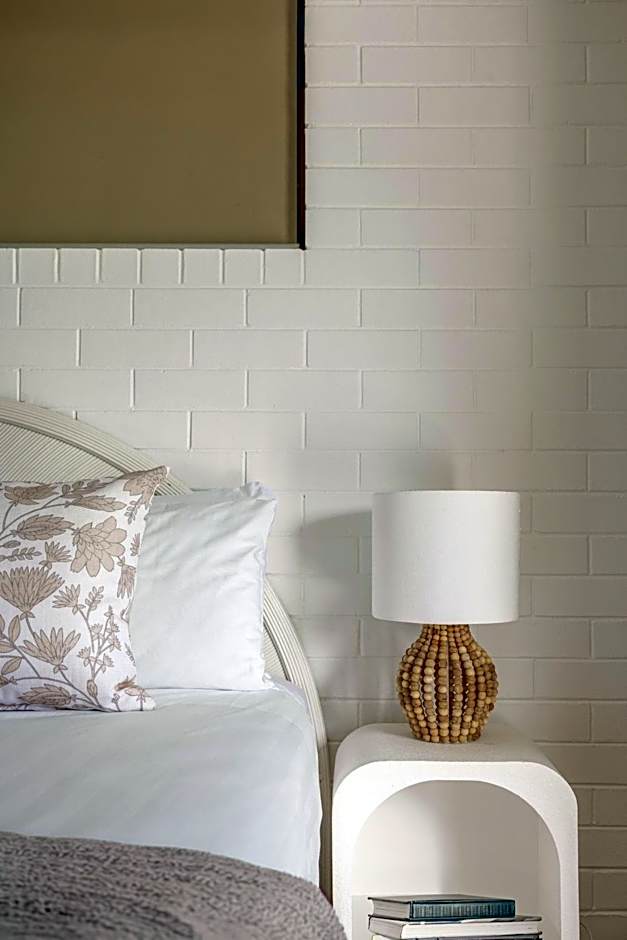 Main Beach Apartments