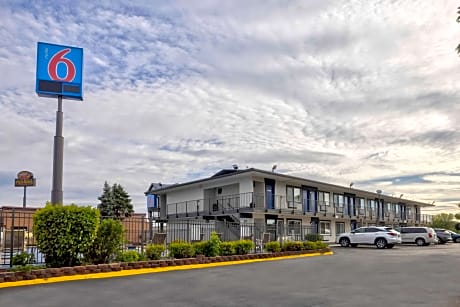 Motel 6-Oshkosh, WI
