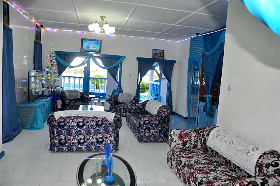 Le Chateau Bleu Hotel