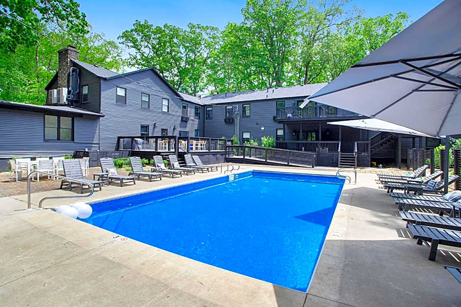 The Neighborhood Hotel Grand Beach