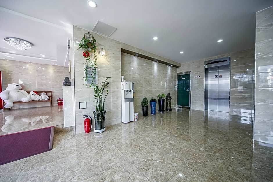 Hotel G