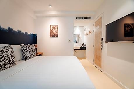 Standard Queen Room