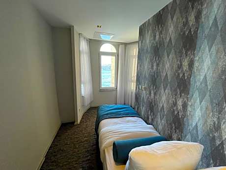 Triple Room with Sea View