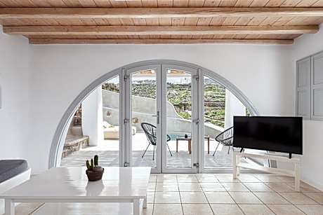 Partial Seaview Suite with Jetted Mini- Pool