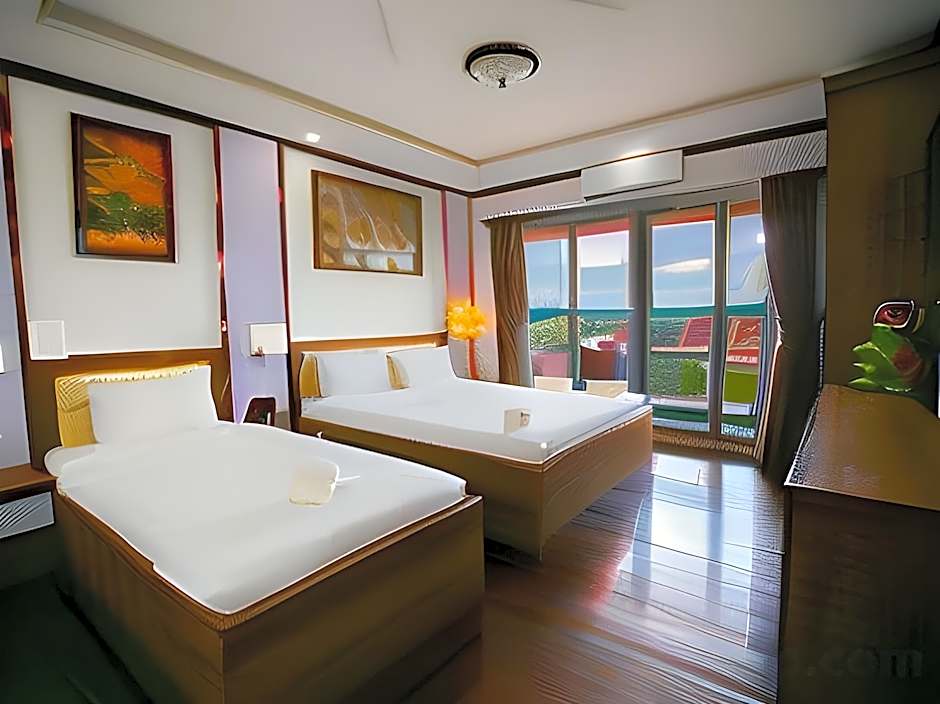 Ruby Riverside Hotel & Hostel