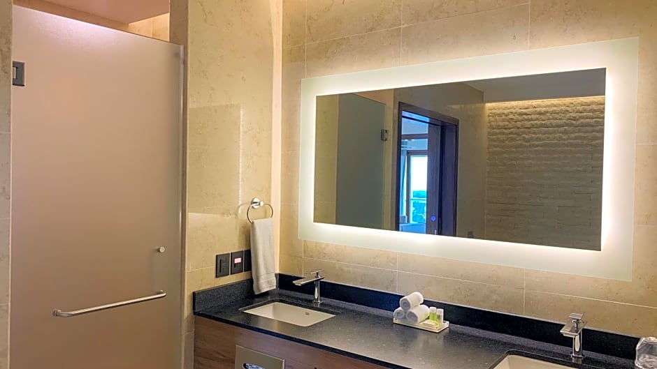 Holiday Inn & Suites Puerto Vallarta Marina & Golf By IHG