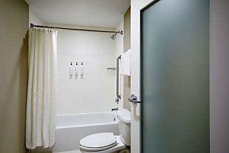 Studio, 2 Queen Beds (Hearing Accessible) (2 Queen Beds)