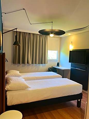 Standard Room with Two Single Beds