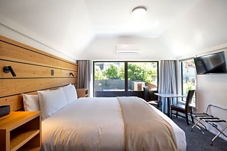 Garden Studio (2 Adults)