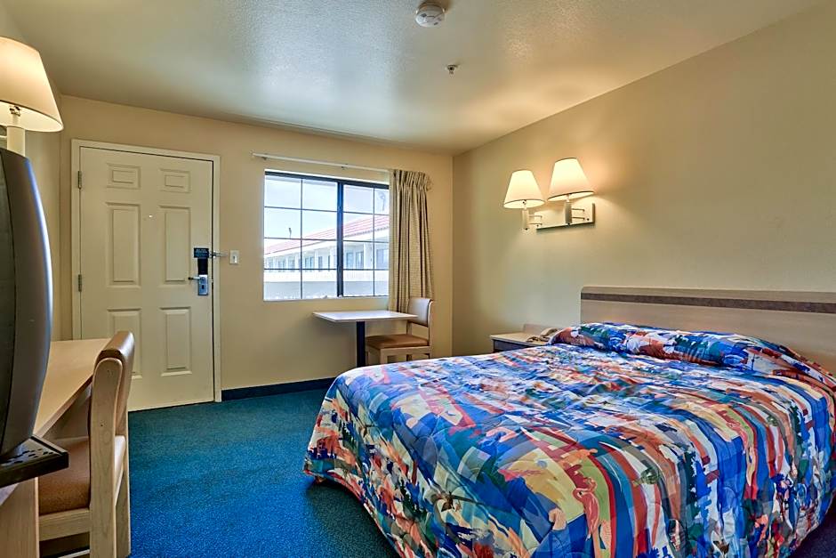 Motel 6-Kingman, AZ - Route 66 East