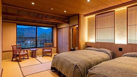 Japanese-Style Modern Twin Room