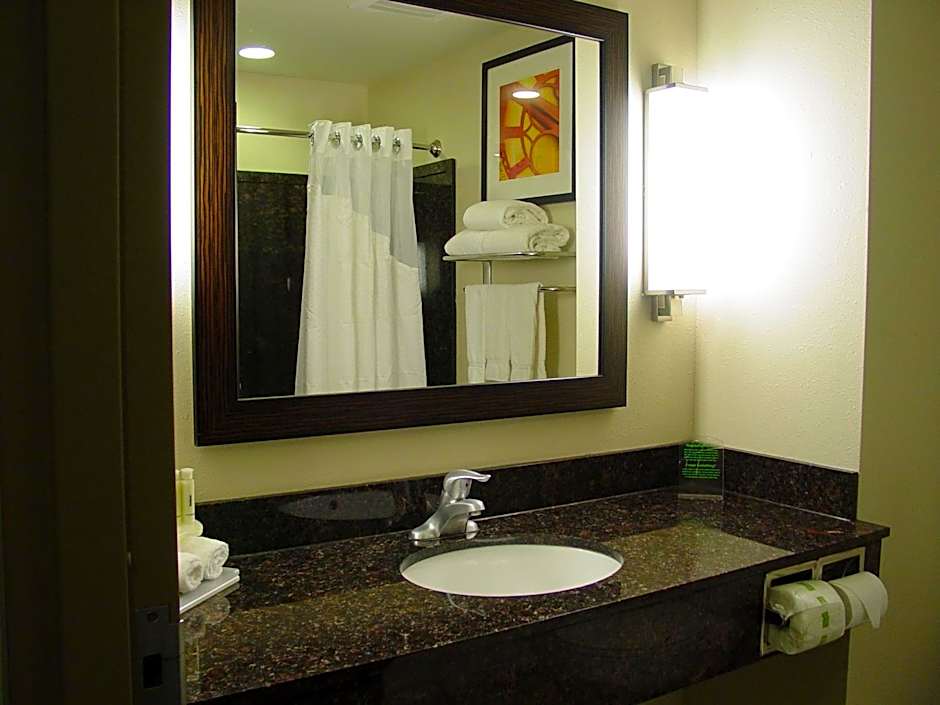 Holiday Inn Express Hotels & Suites Rockingham West By IHG