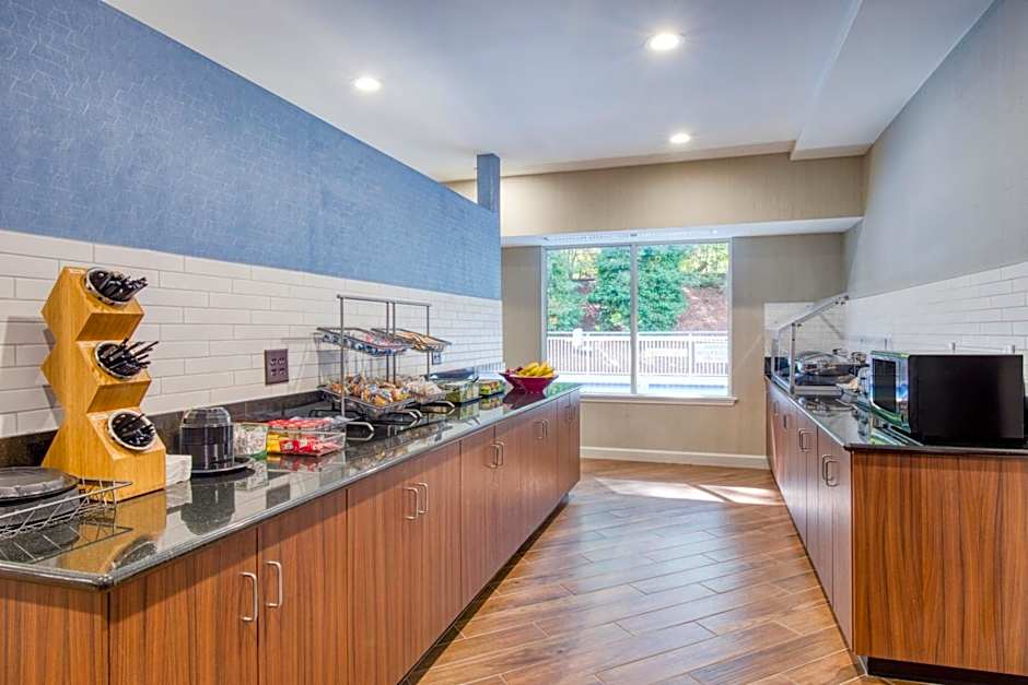 Fairfield Inn & Suites by Marriott Raleigh Crabtree Valley