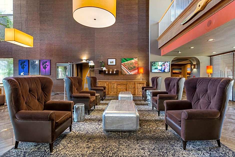Best Western Plus Scottsdale Thunderbird Suites