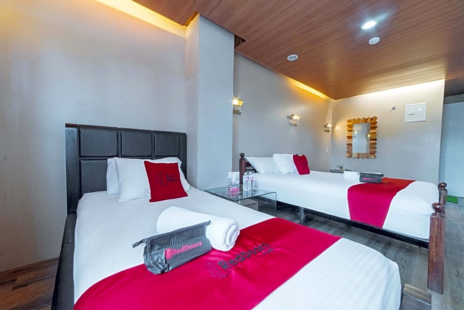 RedDoorz@Lawaan Roxas City