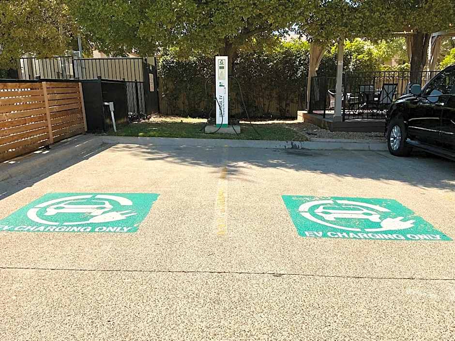 Days Inn by Wyndham Arlington