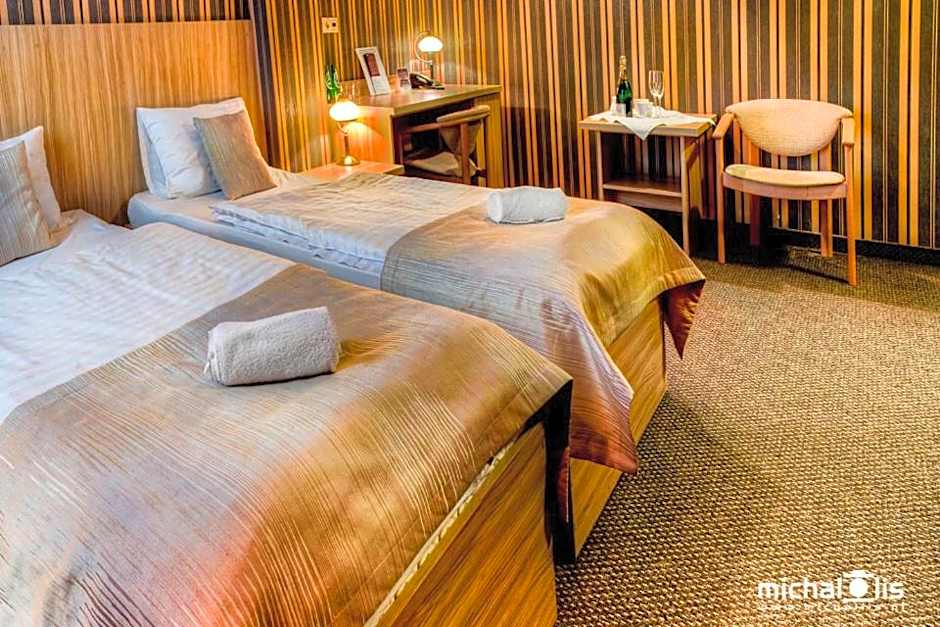 Aviator Hotel Restauracja & SPA