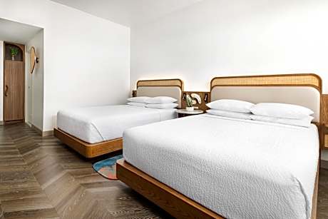 1 KING BED DELUXE WITH SOFA BED