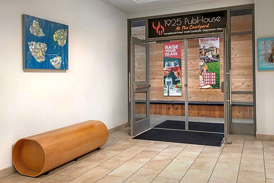Courtyard by Marriott Muncie at Horizon Convention Center