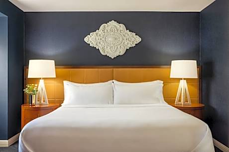 One Bedroom Suite 1 King Bed