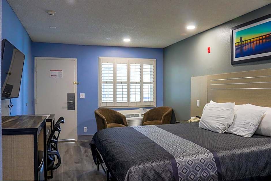 Orange Tustin Inn in Orange