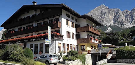 Hotel Albergo Dolomiti