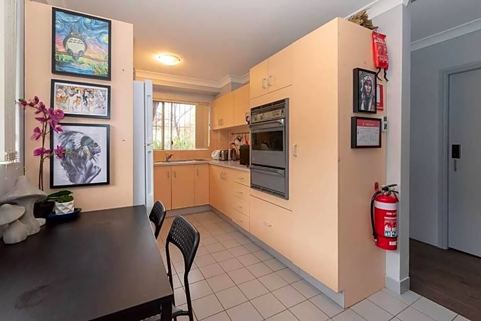 Cozy Double Room - Central Spot - Shared Bathroom